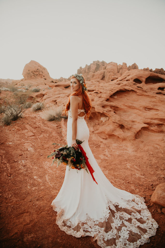 Bohemian Bridal Pictures in Desert 