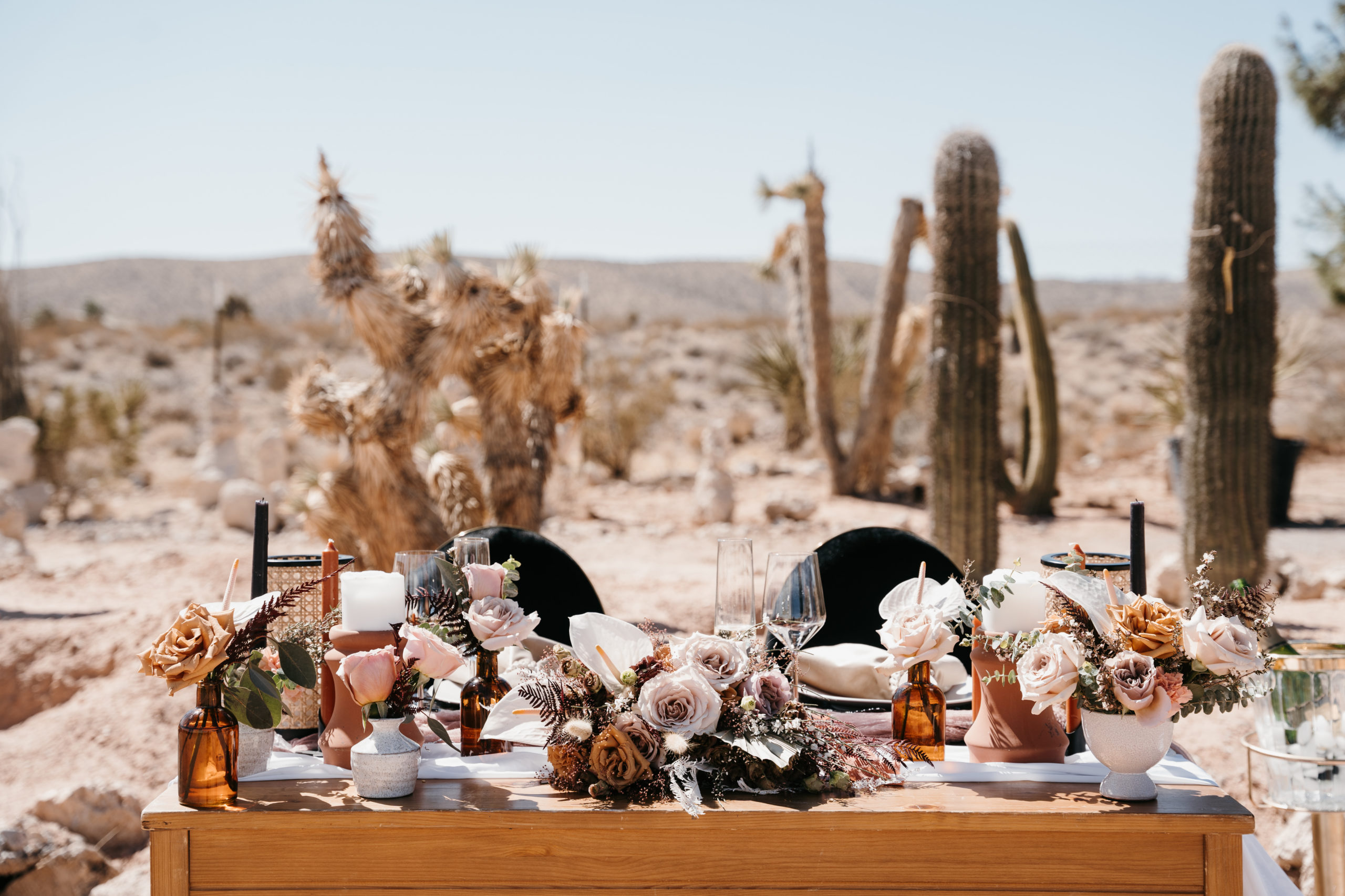Modern-Boho Sweetheart Table in desert with Cactus for Modern-Boho Las Vegas Elopement