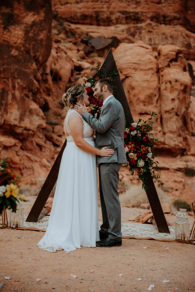 Moment before first kiss in desert 
