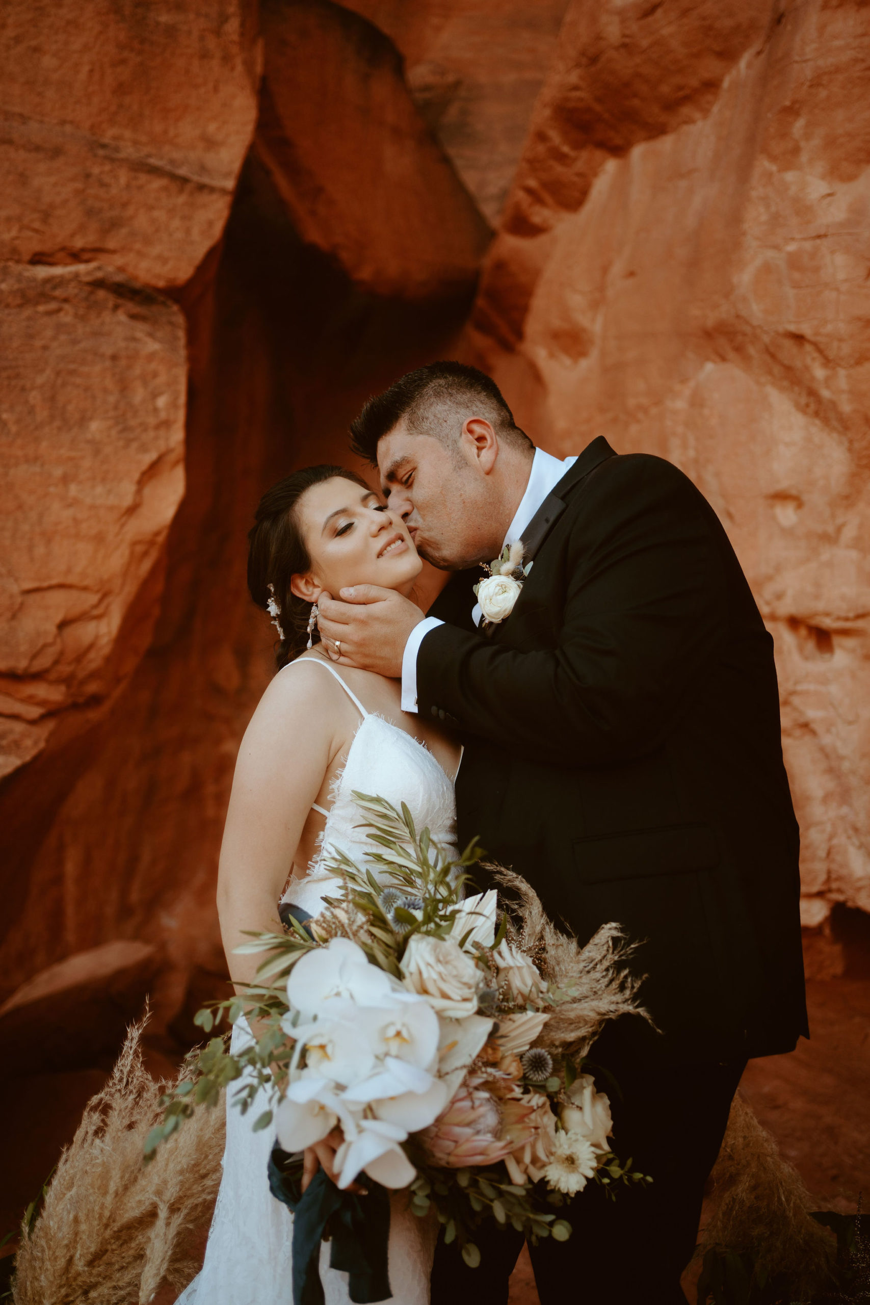 Grooming Kissing Bride on the Cheek at Valley of Fire 