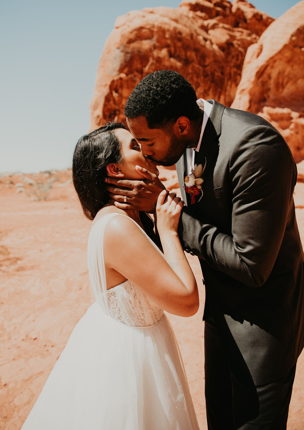 Bride and Groom Kissing at Valley of Fire Elopement 