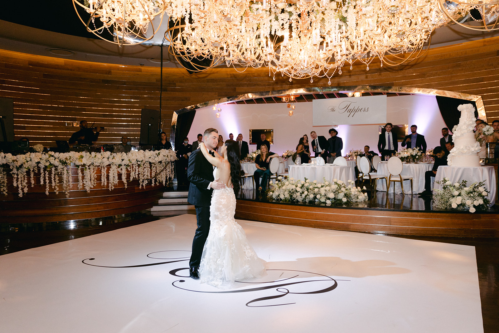 First dance for newlyweds 