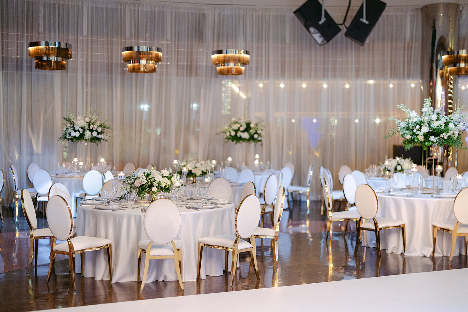 Red Rock Casino Timeless Modern Wedding Reception Set-up 