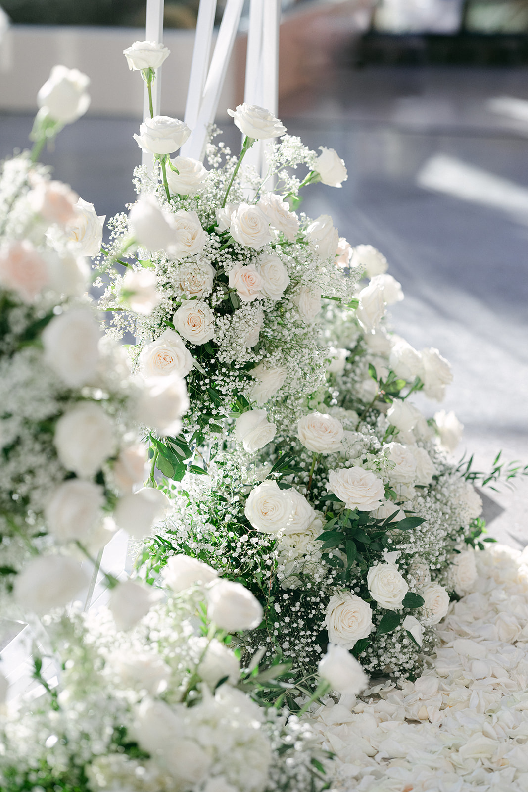 Timeless white rose and baby's breath florals for wedding 