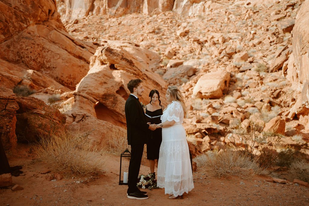 Bride & Groom Getting Eloped in Valley of Fire during Rolling out in Style in the Desert 