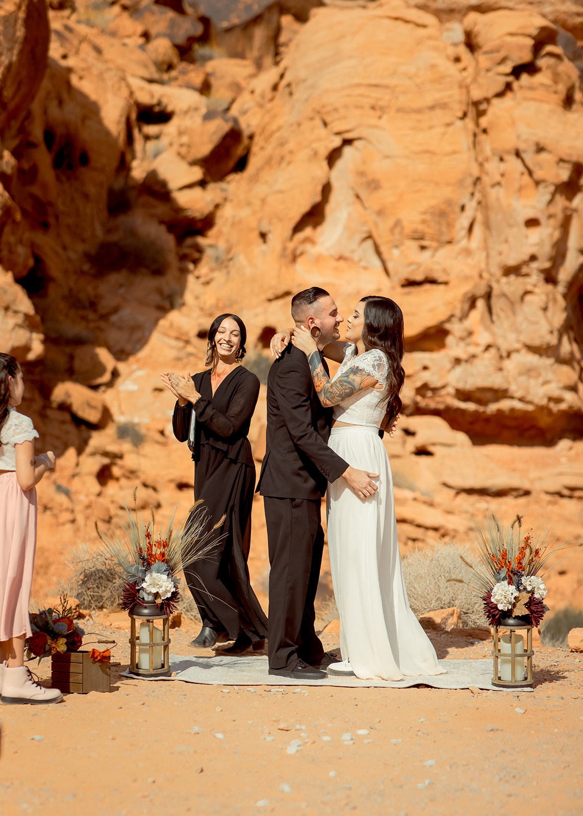 Couple Eloping in Valley of Fire Rock N Roll Wedding
