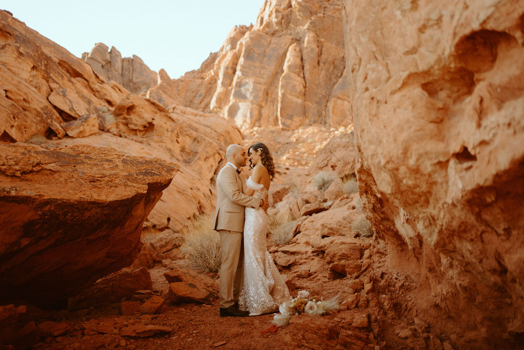 International Couples! Welcome to the desert! Couple in dramatic Red Rocks at Valley of Fire 