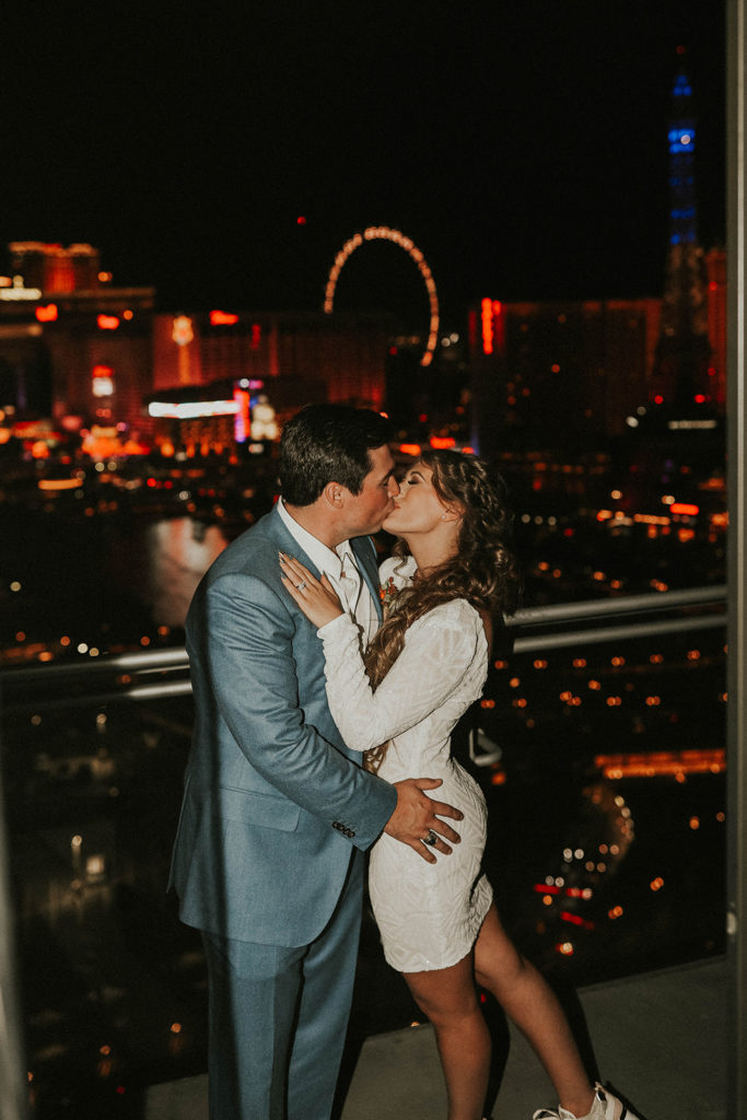 The Official List of 2023 Wedding Trends! Fall inspired elopement on the Las Vegas strip flash photography