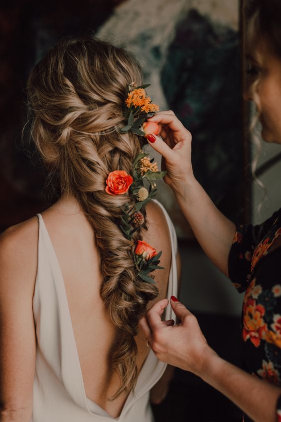 How to Choose the Perfect Wedding Day Hairstyle: Boho braid with hair florals 