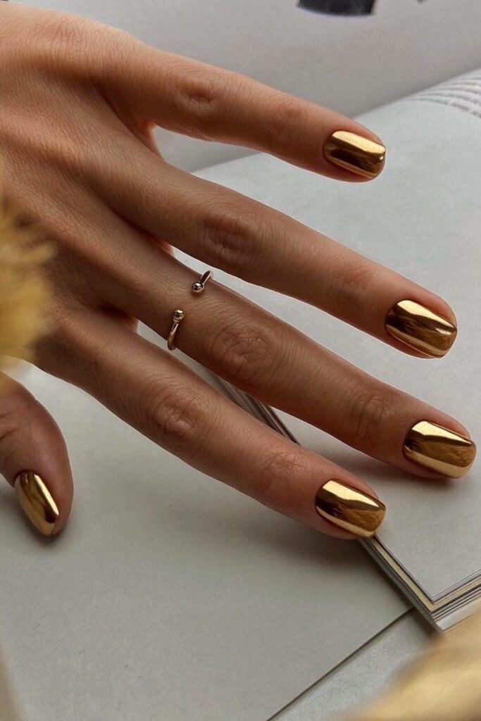 Gold wedding nails 
