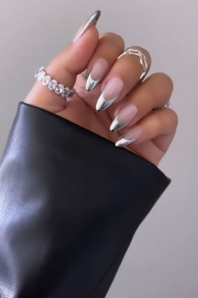 Silver tip wedding nails 