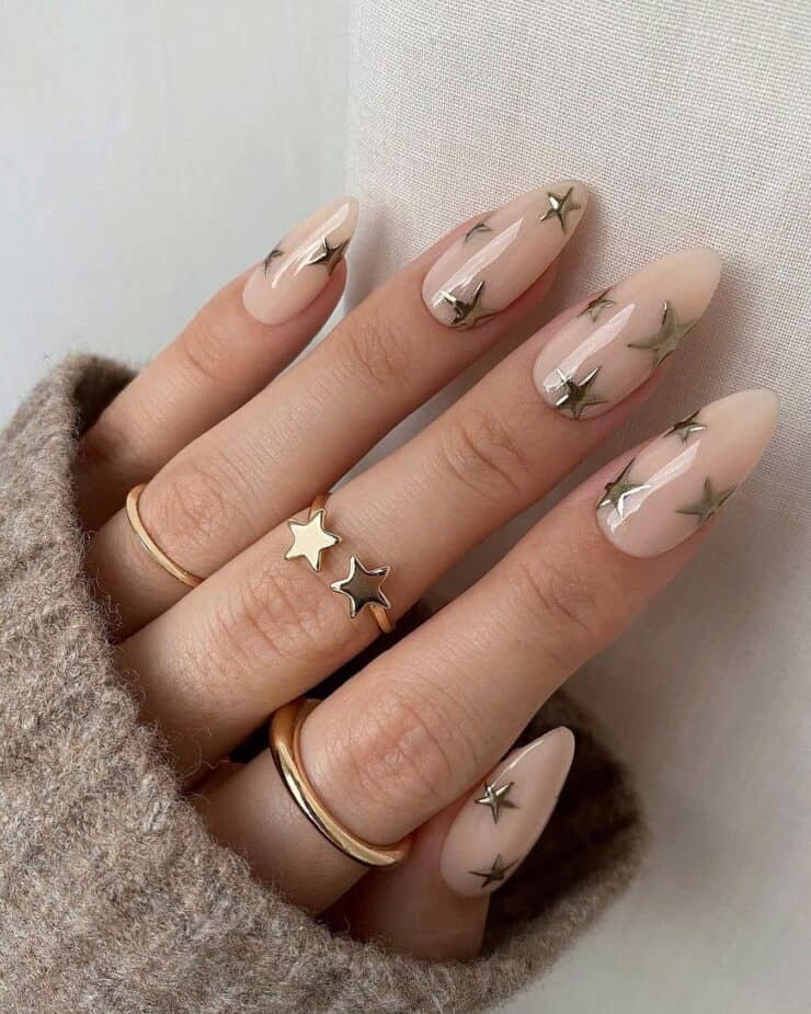 Wedding nails with metallic stars 