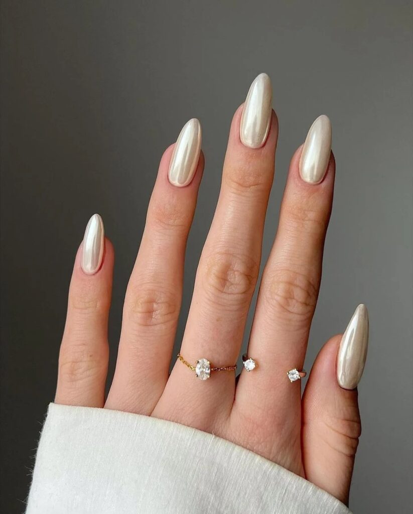 Pearl wedding nails 
