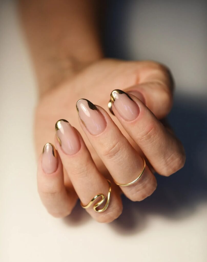 Wedding nails with metallic gold 