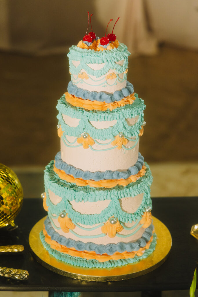 Lexi & Jacob Joshua Tree Wedding Trendy and Classic Vintage Cake Design
